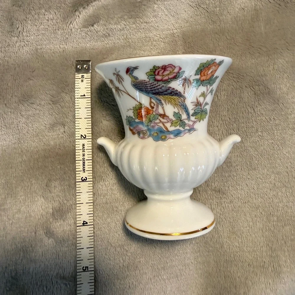 Wedgwood Bone China Bird Vase Chinoiserie Floral Urn Made‎ in England